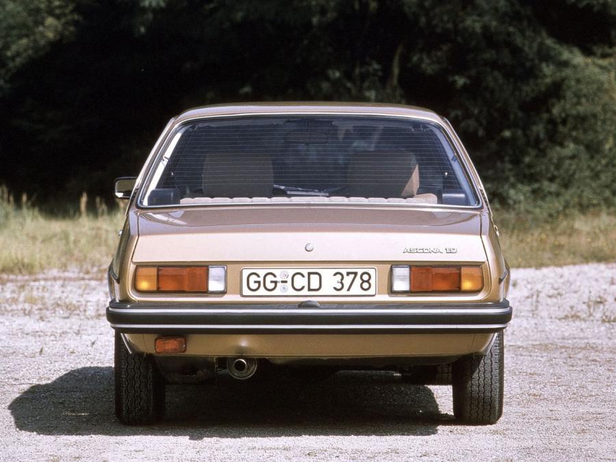  Opel Ascona Berlina 1975 года  (фото 8 из 13)